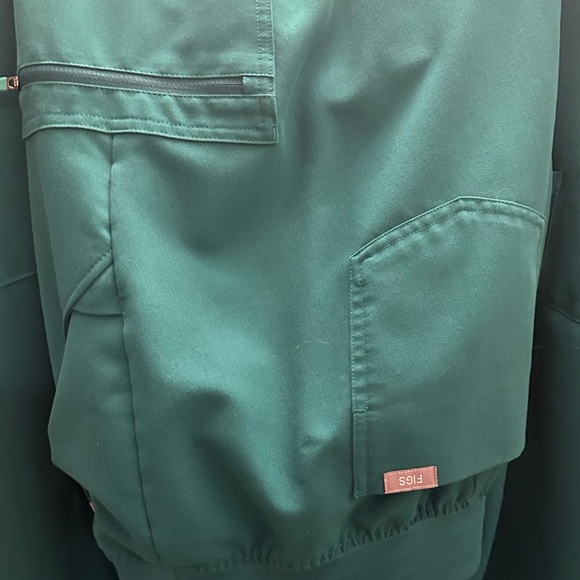 Figs Green Scrub Set - Picture 2 of 4